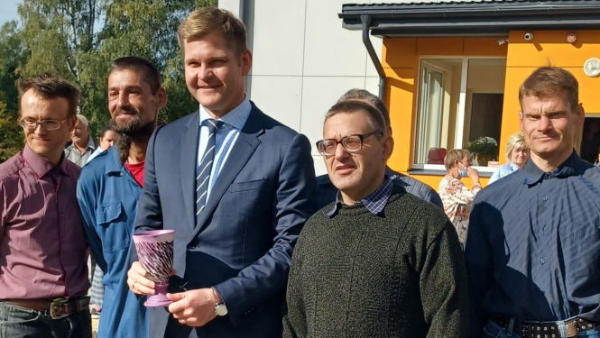 Labklājības ministrs G.Eglītis ar klietiem
