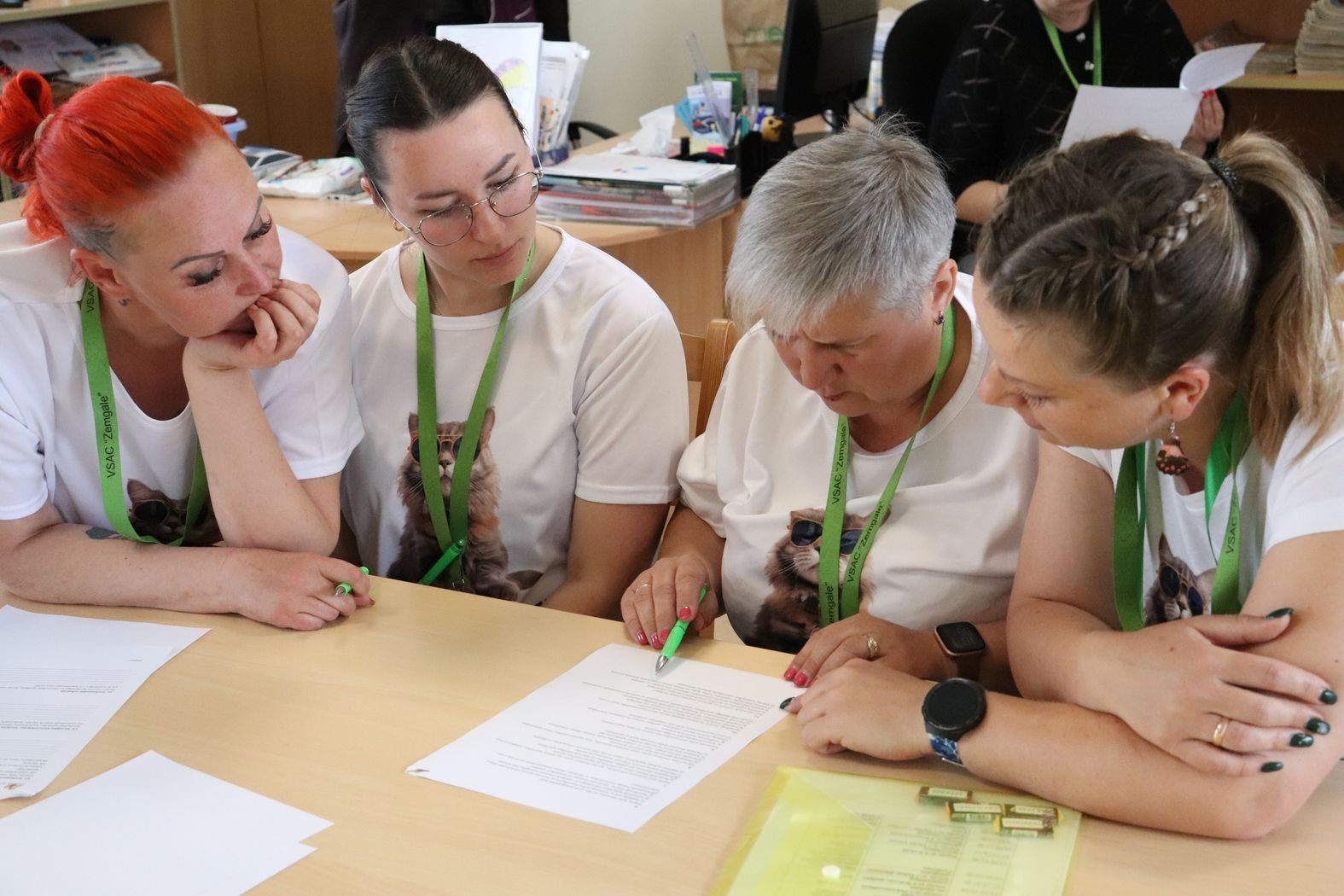 Pasākumu dalībnieku komanda pilda uzdevumu