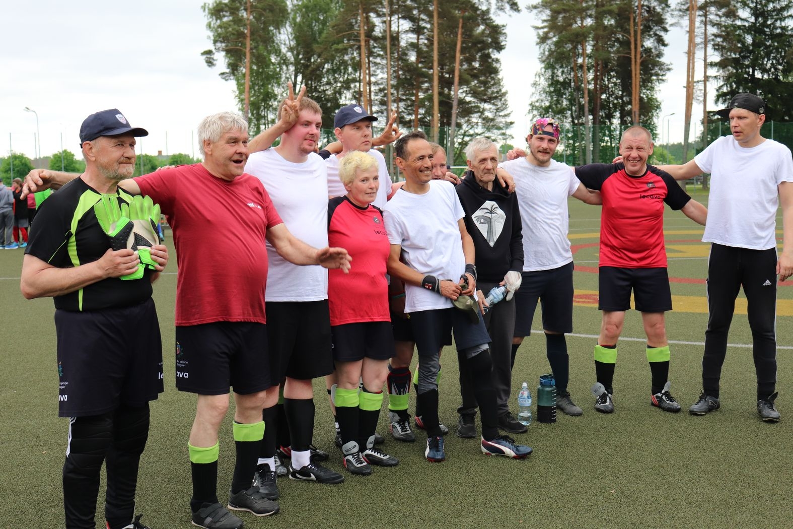 Dalībnieku komandas kopbilde