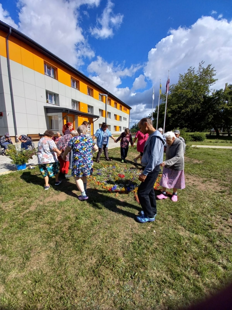 rozu_svetki_kisi_3