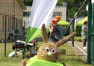 Salmu zaķis ar VSAC Zemgale karogu