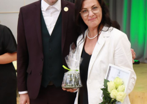 Direktors ar sadarbības partneri