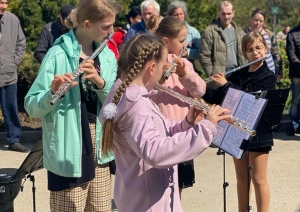 auglu_koku_stadisanas_pasakums_muzikas_skola