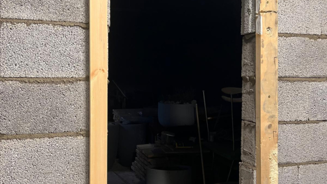 Top aile durvju ievietošanai