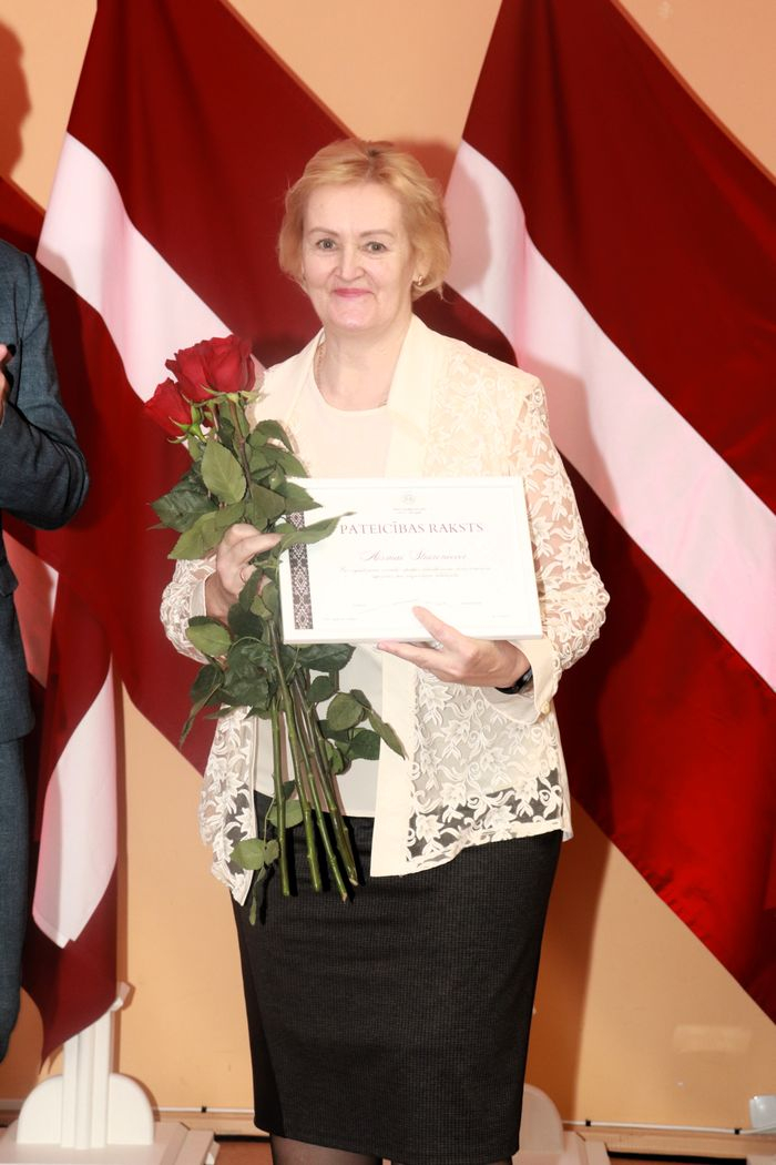 Apbalvojumu saņēmušais darbinieks