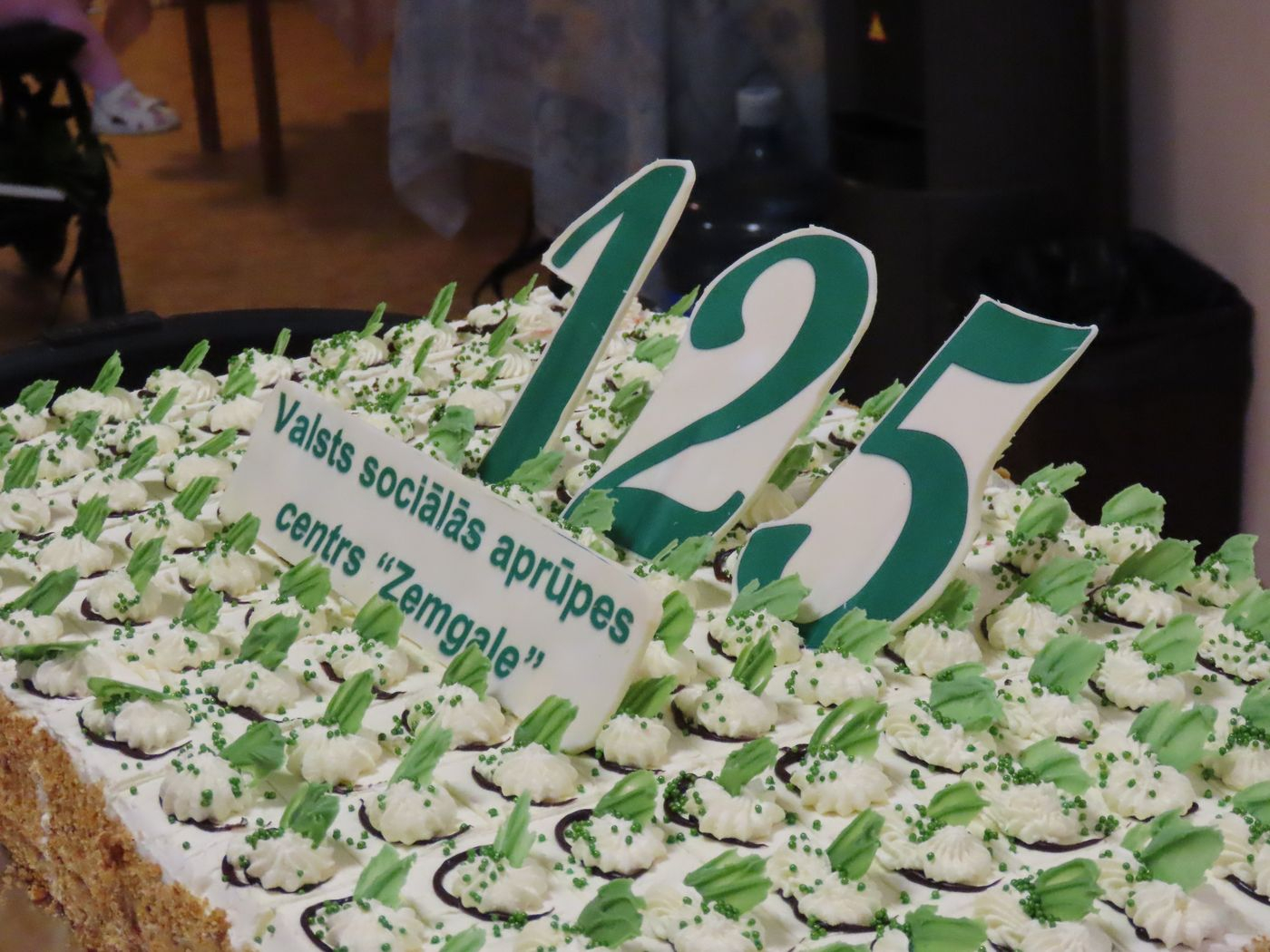 Svētku torte ar cipariem 125