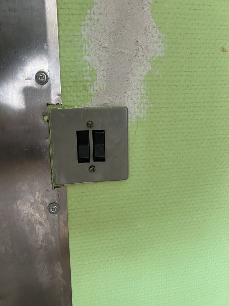 Vecais, nolietojies slēdzis