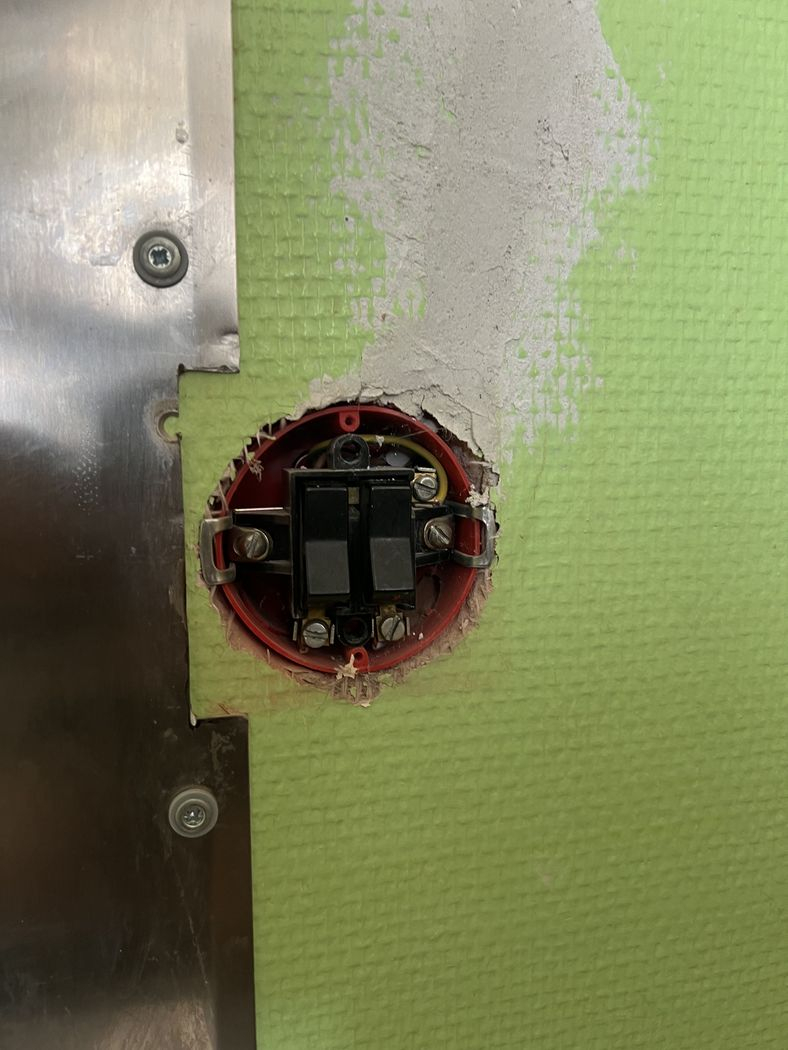 Vecais, nolietojies slēdzis