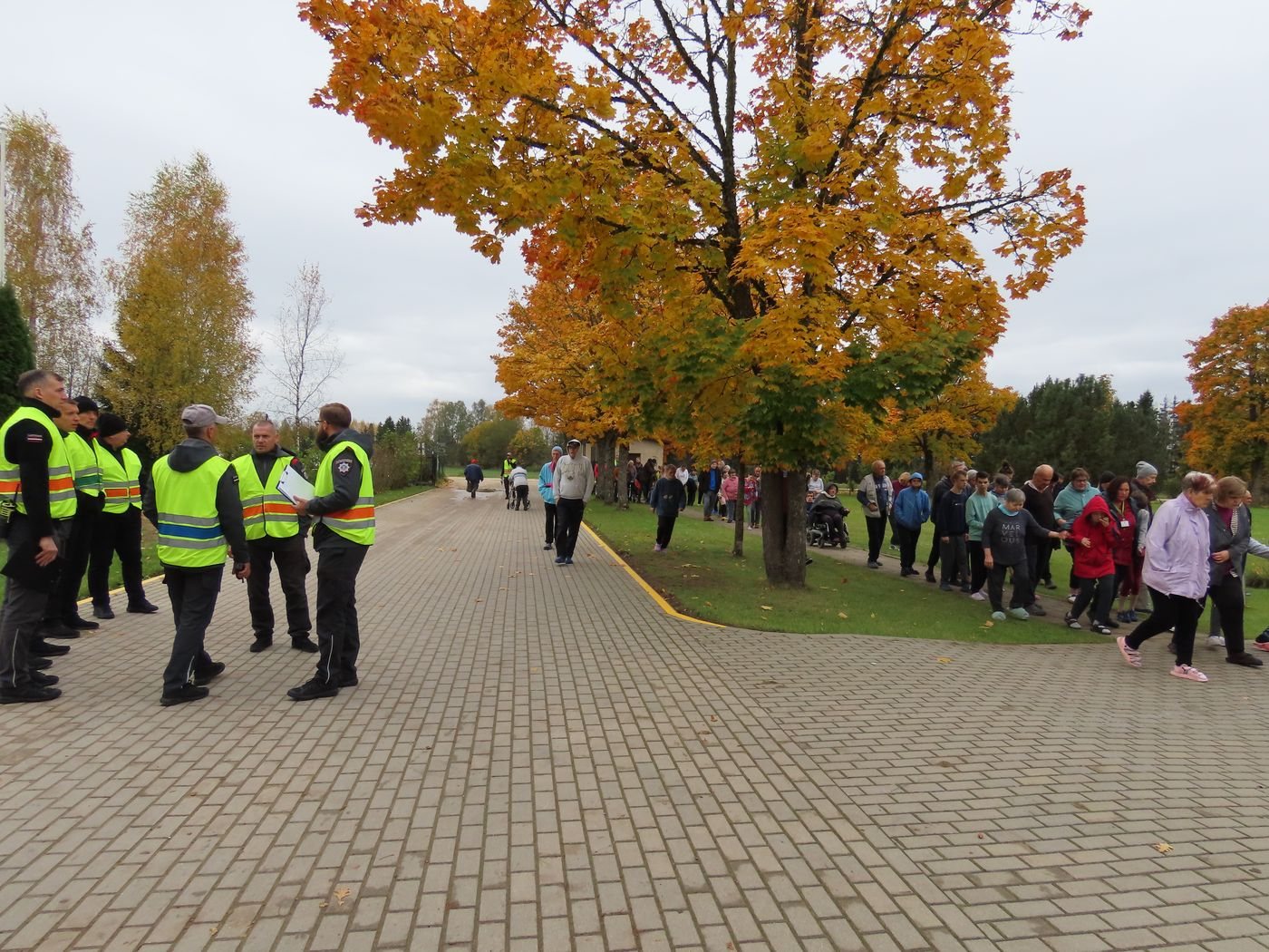 Ugunsdzēsības mācības. Iedzīvotāju evakuācija