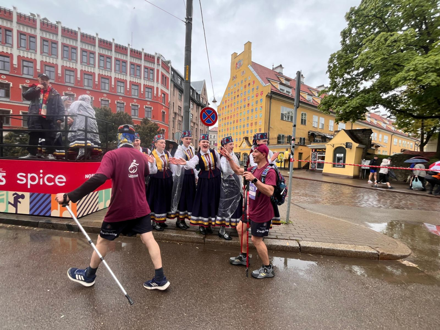 Rimi Rīgas maratona dalībnieki - iedzīvotāja nūjo