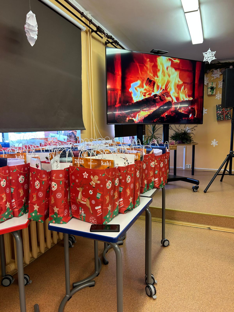 Dāvanas telpā uz galda