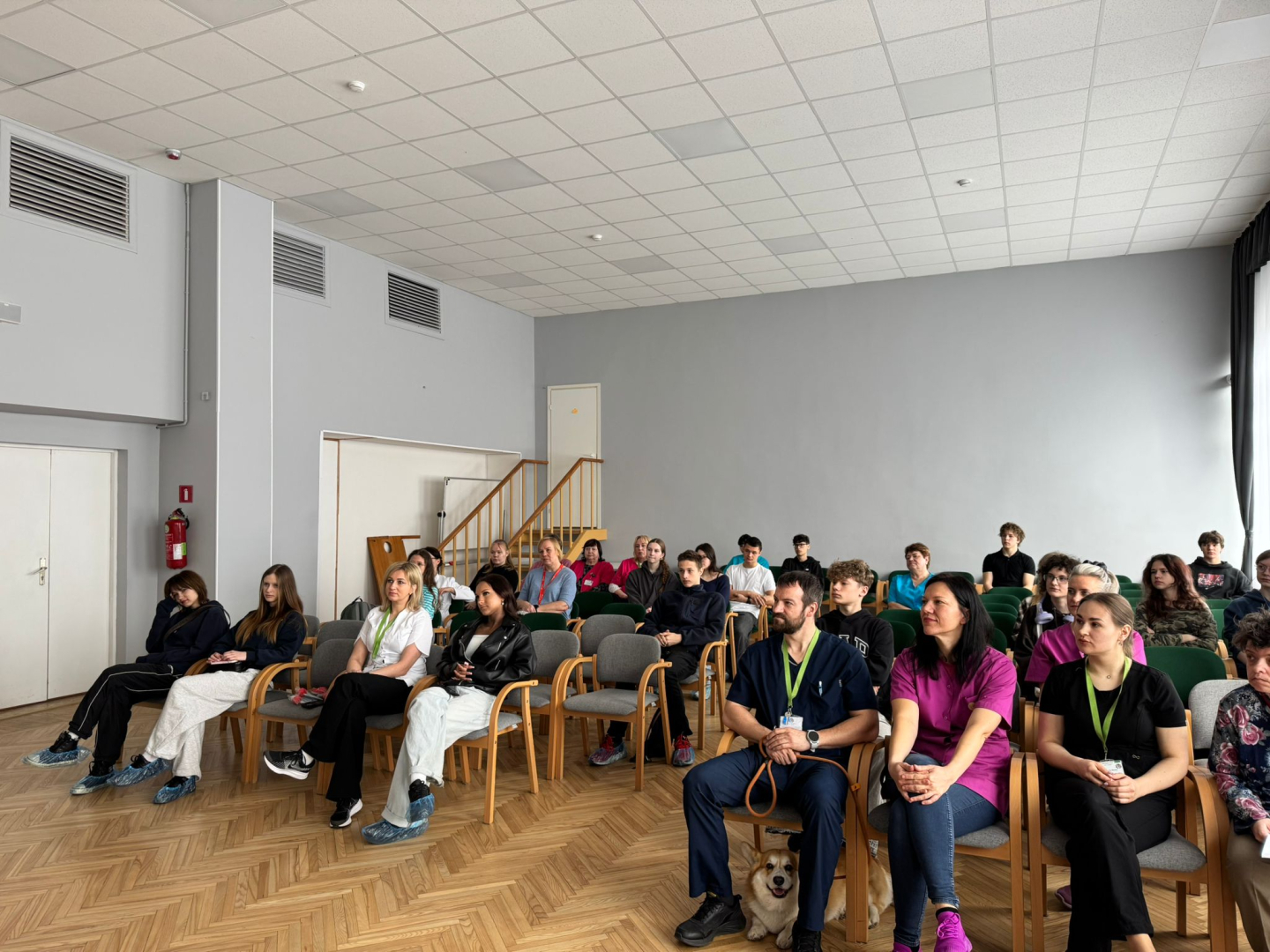 Zāle pilna ar dalībniekiem