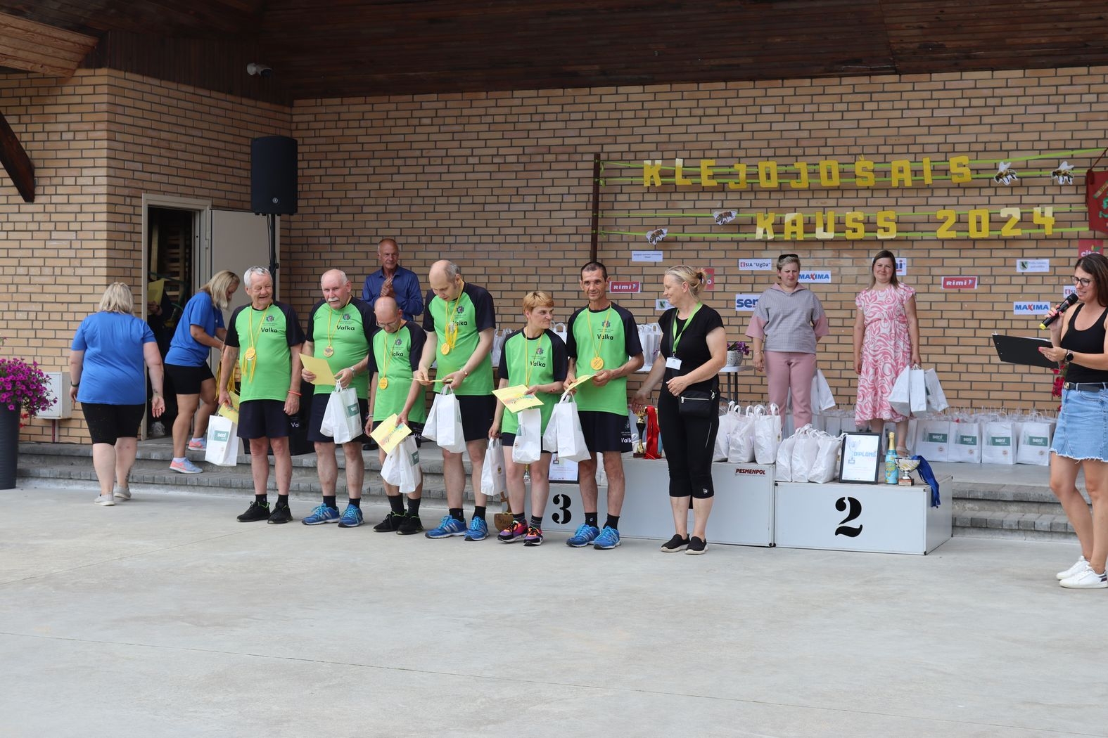 Klejojošā kausa apbalvošana
