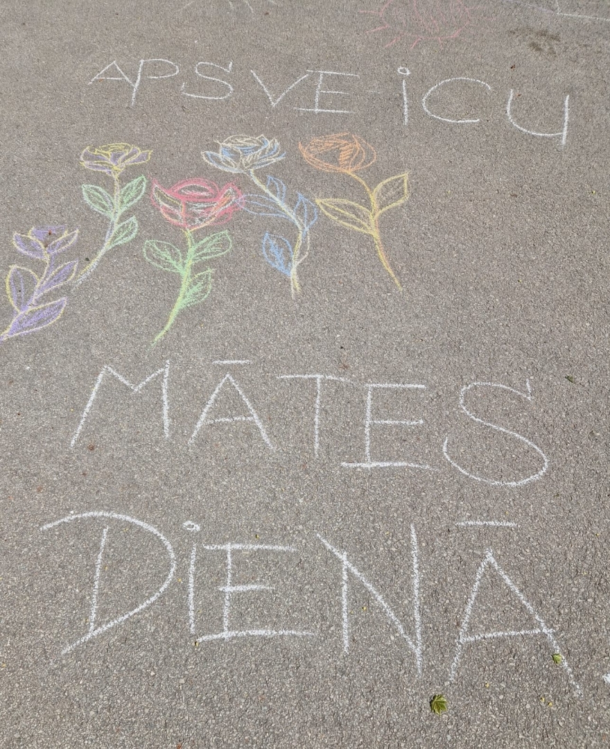 zimejumi_uz_asfalta_mates_diena_iedzivotaji_12