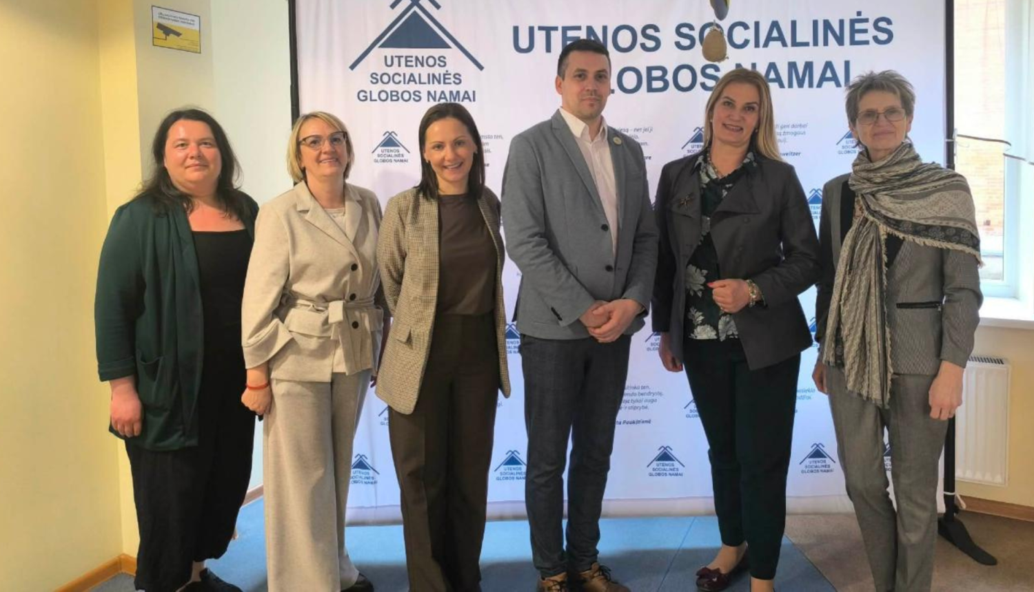 Kopbildē seši cilvēki. Vsac Zemgale un Utenas aprūpes nama pārstāvji