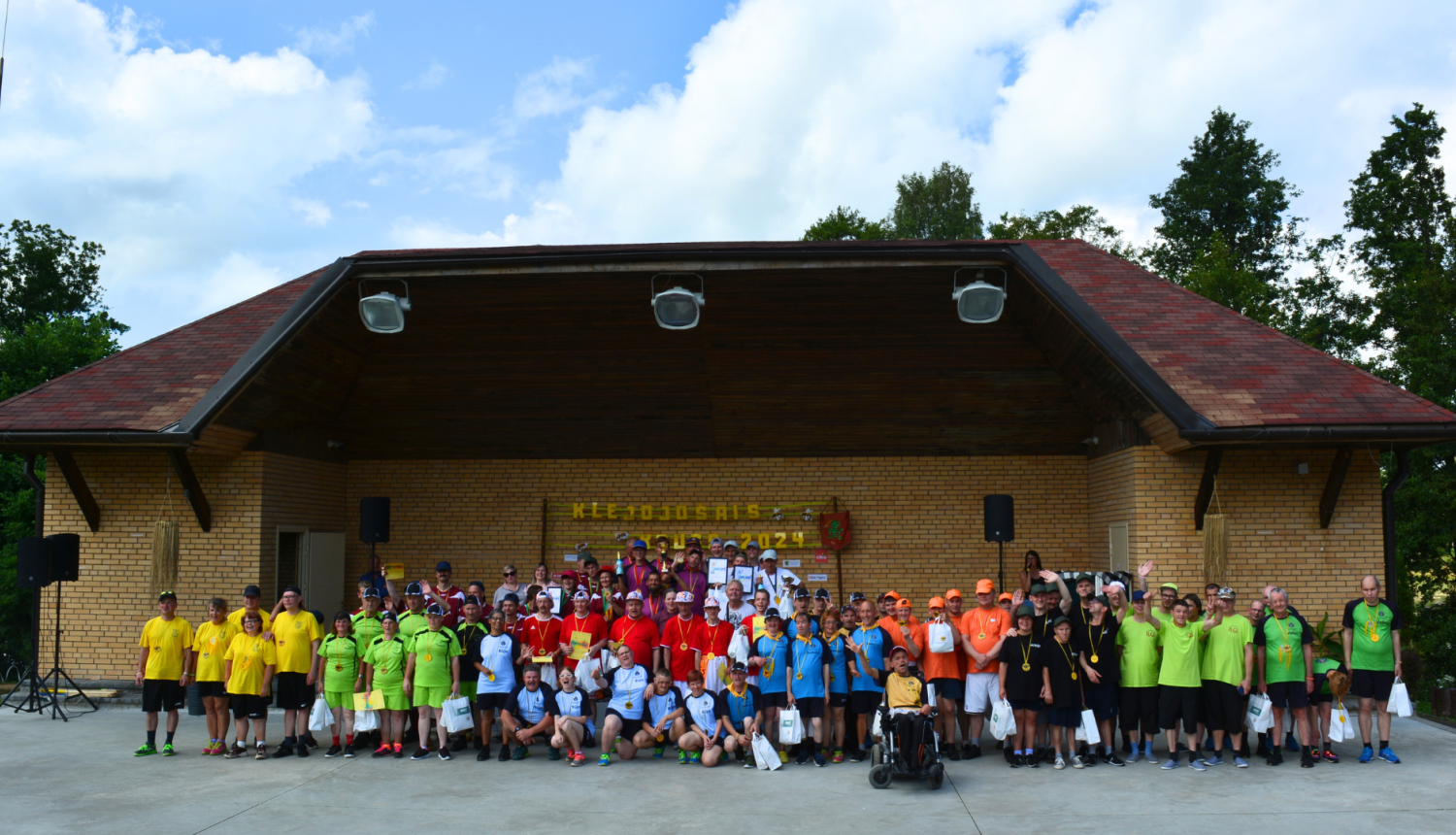 Klejojošais kauss 2024