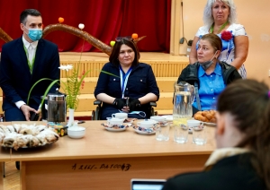 Direktors ar pārstāvjiem
